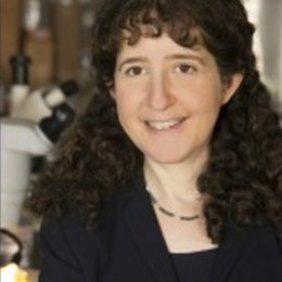 Photo of Laura Landweber